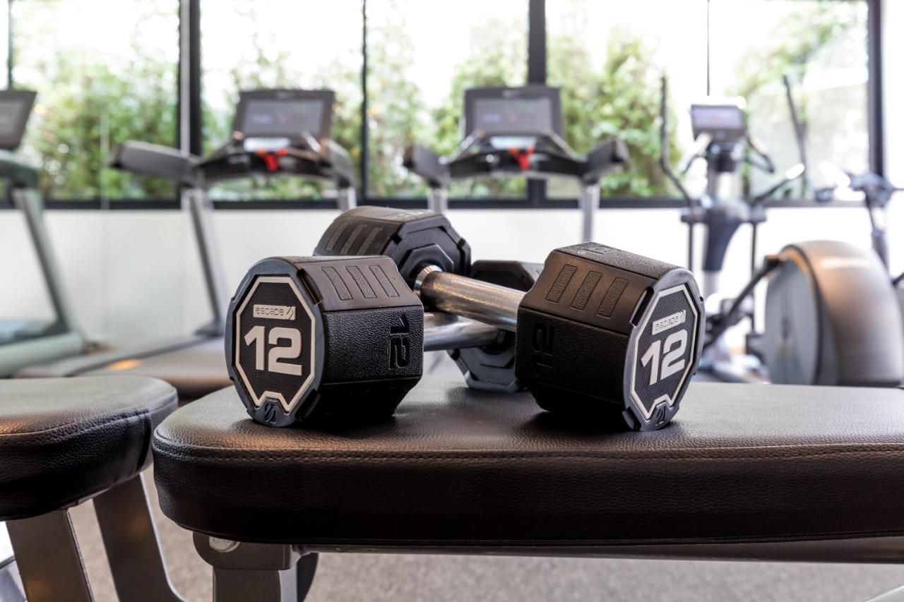 Outrigger Surin Beach Resort - Sha Extra Plus Exterior foto 12 kg (26 lb) dumbbell